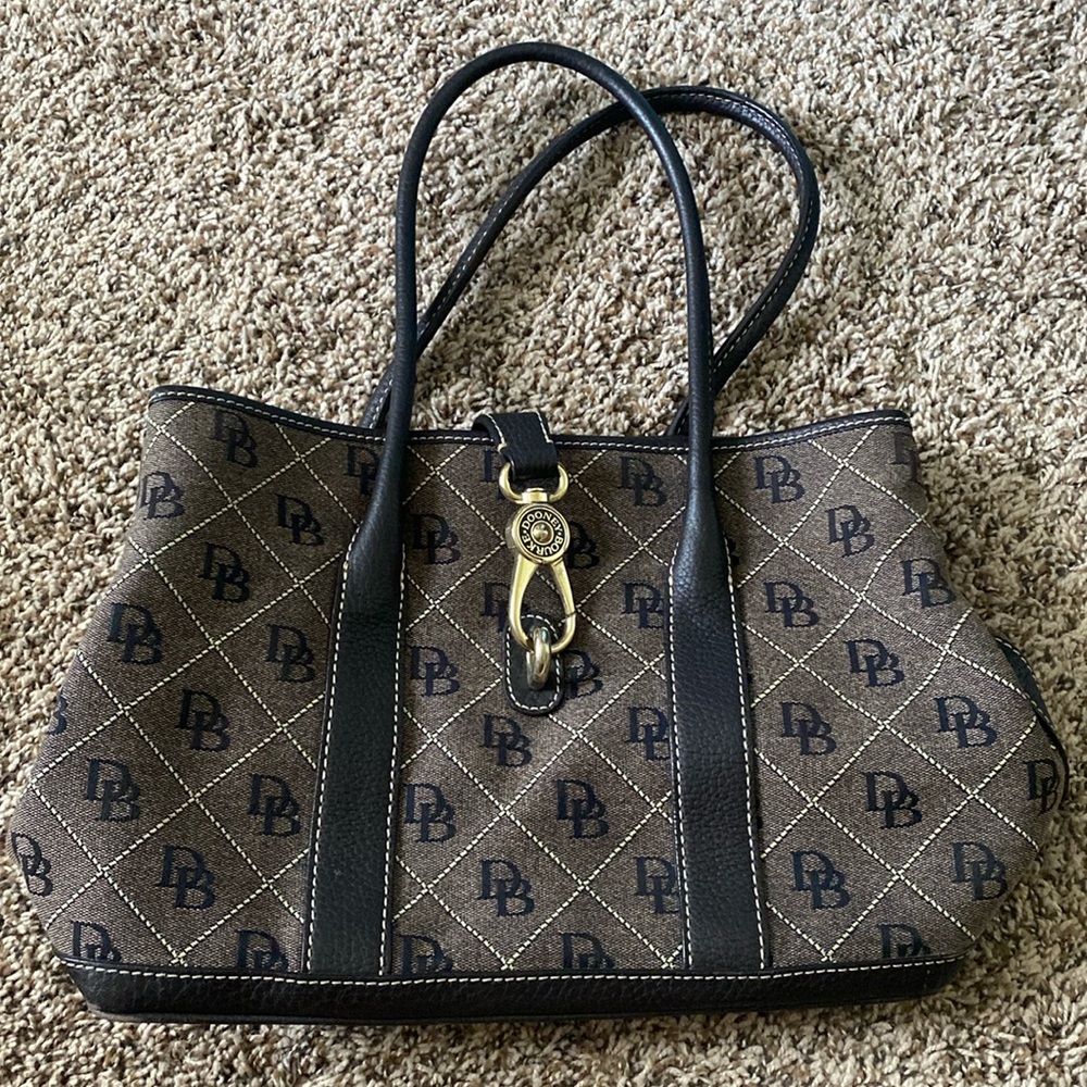 Dooney & Bourke Classic Signature Logo Shoulder Bag